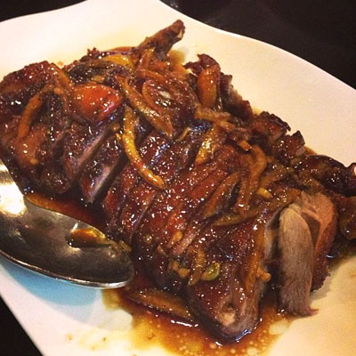 Pato a la plancha con salsa casa